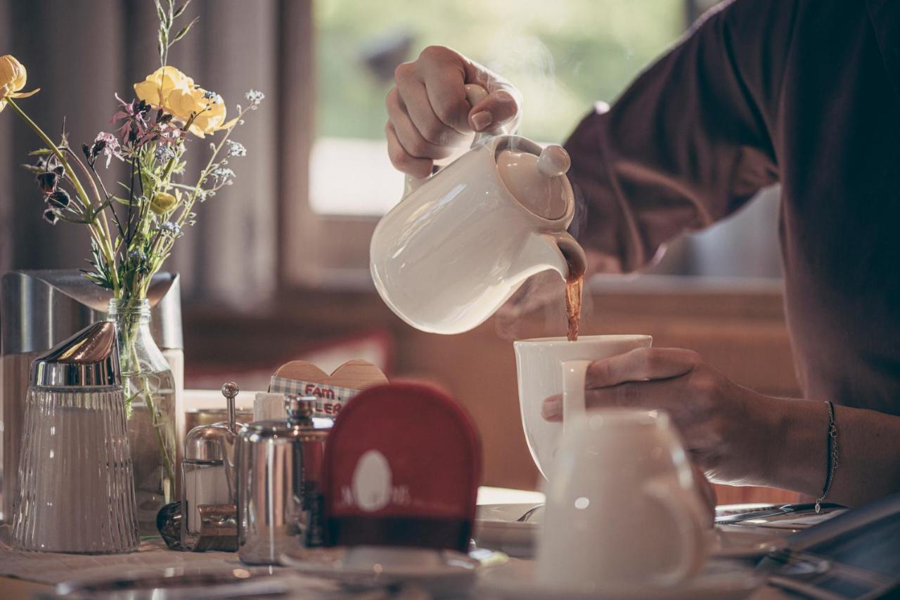 Cafe Pension Koller Brixen im Thale Bagian luar foto