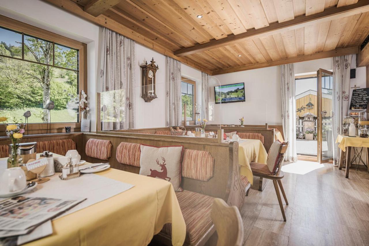Cafe Pension Koller Brixen im Thale Bagian luar foto
