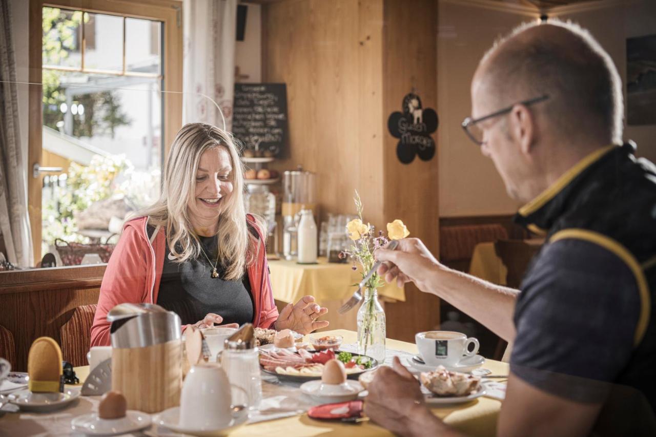 Cafe Pension Koller Brixen im Thale Bagian luar foto
