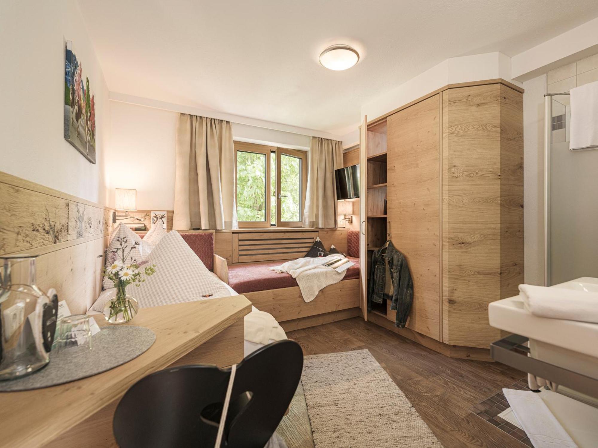Cafe Pension Koller Brixen im Thale Bagian luar foto