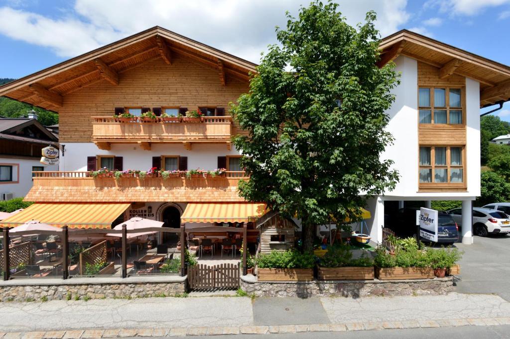 Cafe Pension Koller Brixen im Thale Bagian luar foto